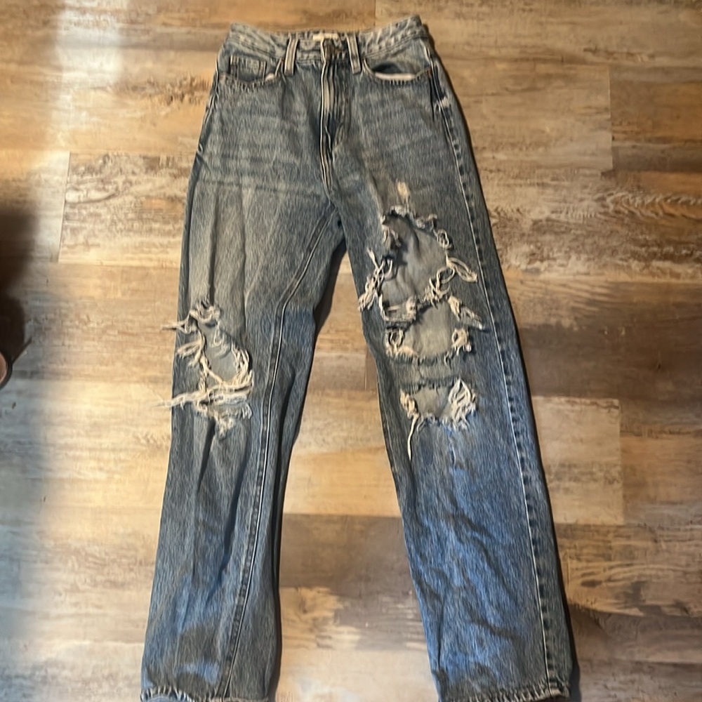 PacSun ripped straight leg jeans size 25